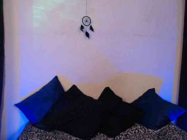 AgathaTenebri webcam