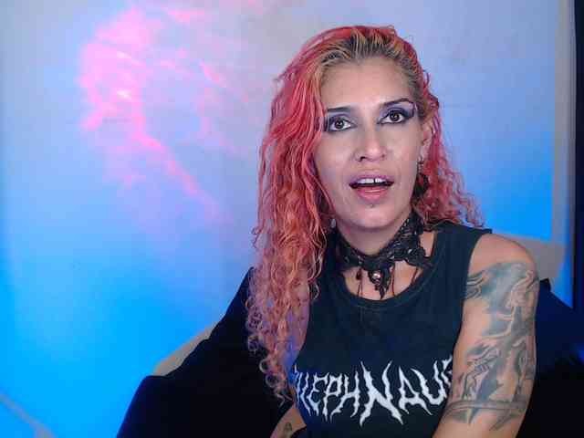 AgathaTenebri webcam