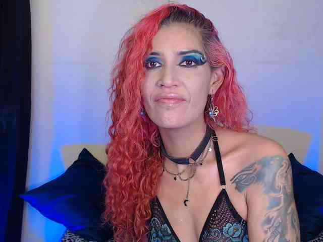 AgathaTenebri webcam