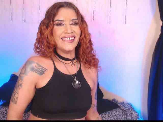 AgathaTenebri webcam