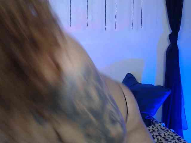 AgathaTenebri webcam