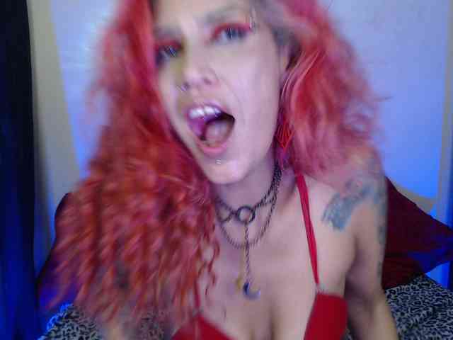 AgathaTenebri webcam