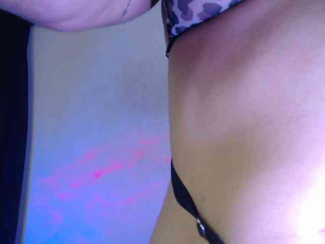 AgathaTenebri webcam