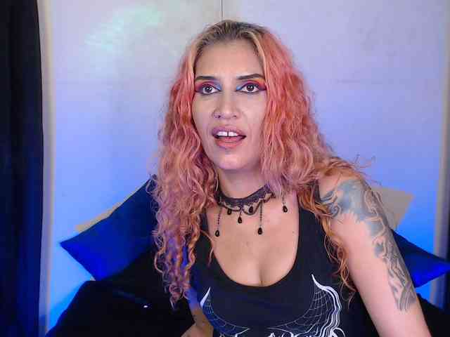 AgathaTenebri webcam
