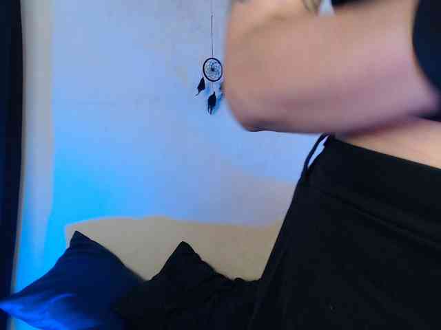AgathaTenebri webcam