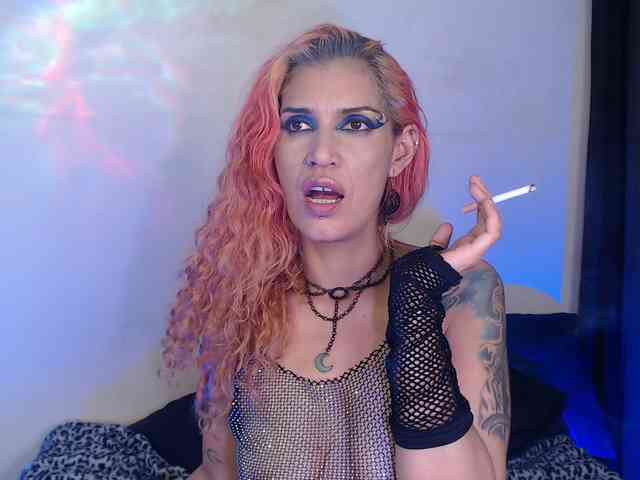 AgathaTenebri webcam