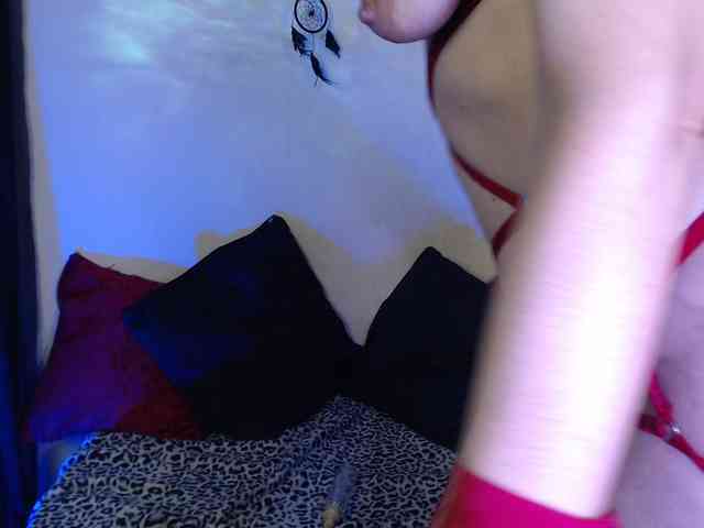 AgathaTenebri webcam