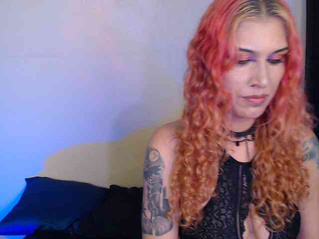 AgathaTenebri webcam