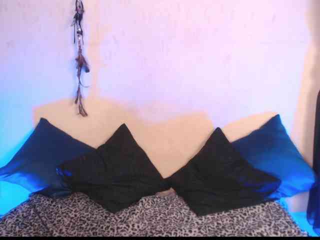 AgathaTenebri webcam