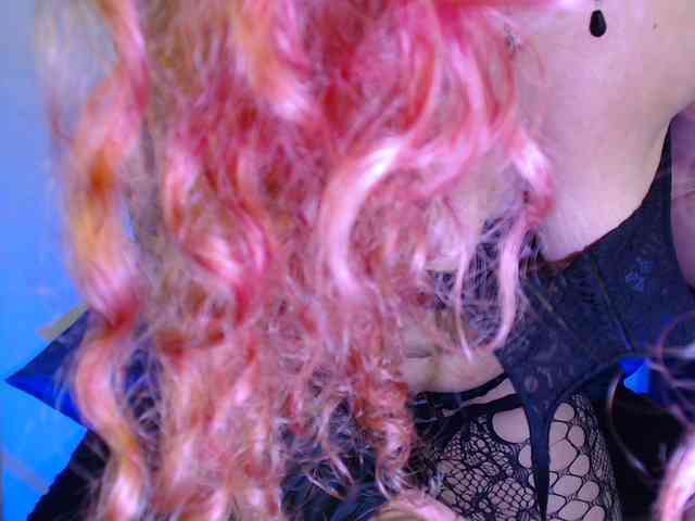 AgathaTenebri webcam