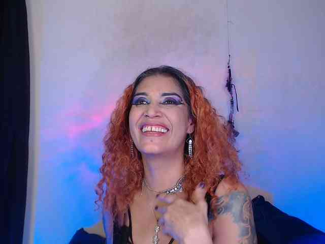 AgathaTenebri webcam