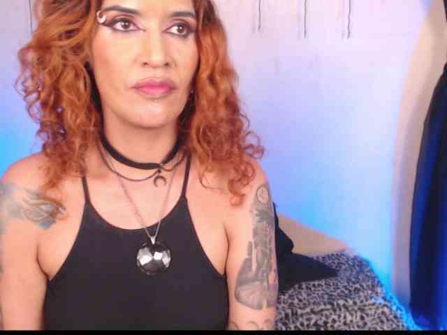 AgathaTenebri webcam