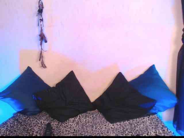 AgathaTenebri webcam