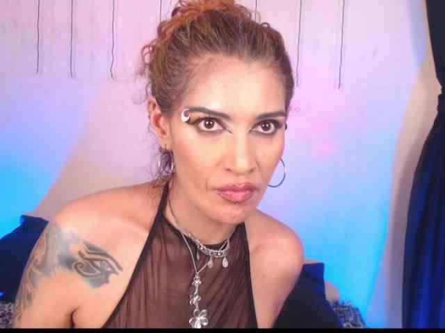 AgathaTenebri webcam