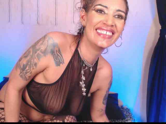 AgathaTenebri webcam