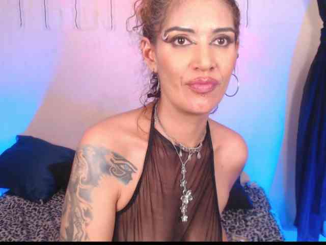 AgathaTenebri webcam