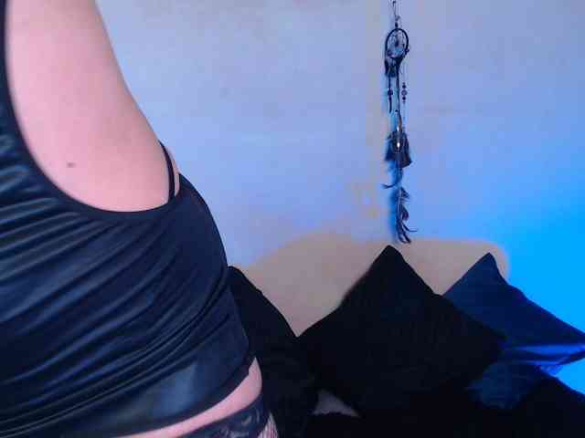 AgathaTenebri webcam