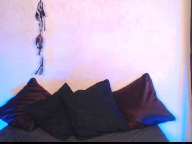 AgathaTenebri webcam