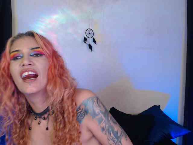 AgathaTenebri webcam