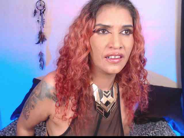 AgathaTenebri webcam