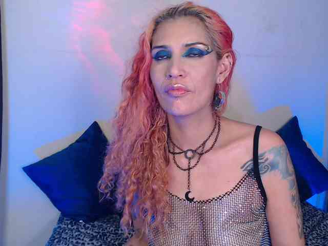 AgathaTenebri webcam