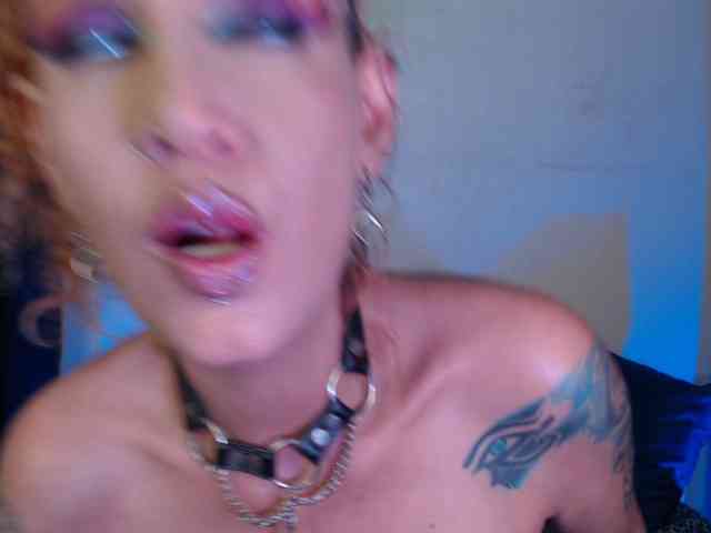 AgathaTenebri webcam