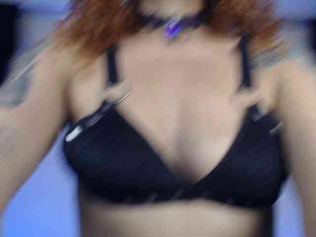 AgathaTenebri webcam