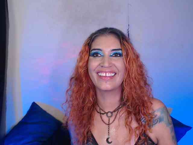 AgathaTenebri webcam