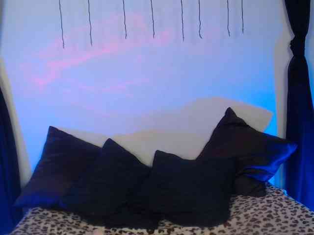 AgathaTenebri webcam