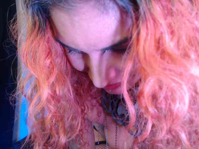 AgathaTenebri webcam