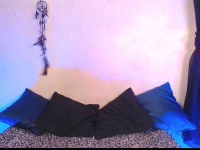 AgathaTenebri webcam