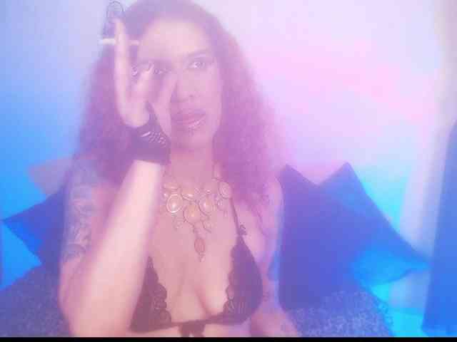 AgathaTenebri webcam