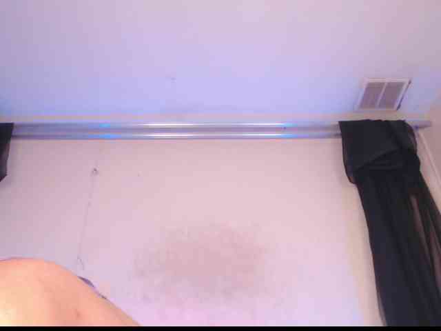 AgathaTenebri webcam