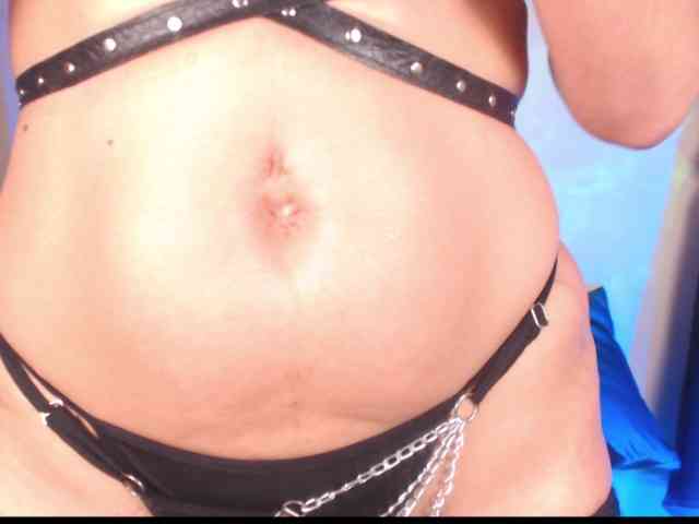 AgathaTenebri webcam