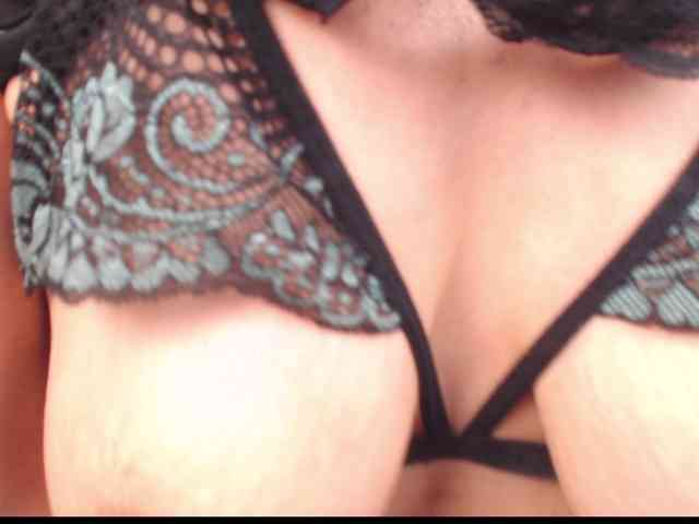 AgathaTenebri webcam