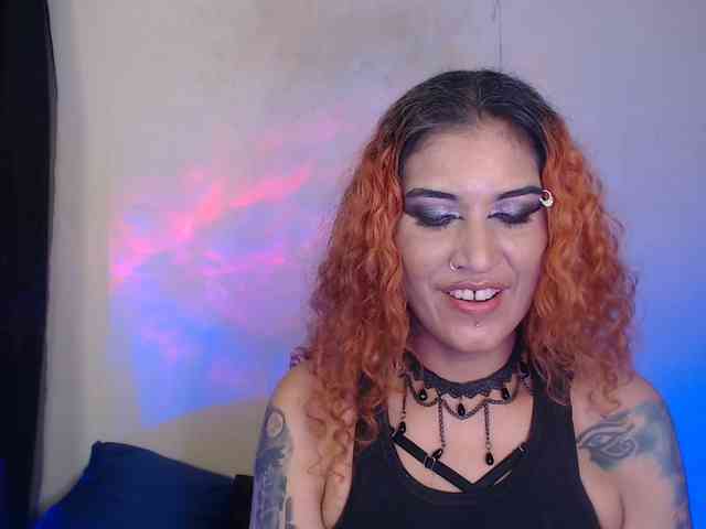 AgathaTenebri webcam