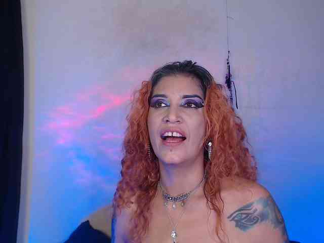 AgathaTenebri webcam