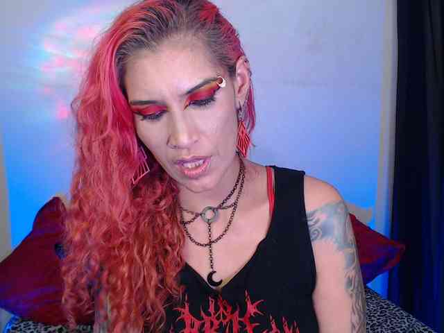 AgathaTenebri webcam