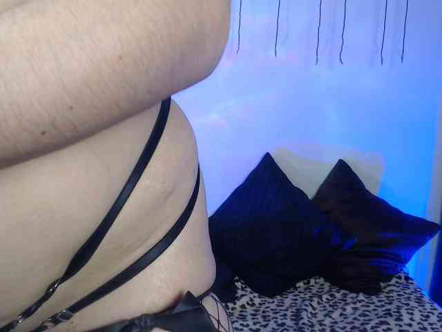 AgathaTenebri webcam