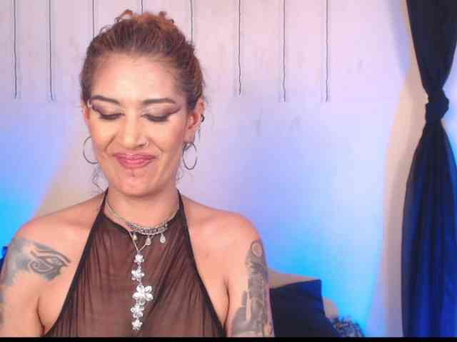 AgathaTenebri webcam