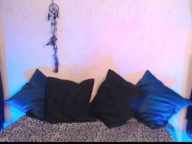 AgathaTenebri webcam