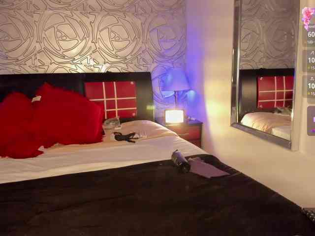 -veennus- Live Webcam on BongaCams