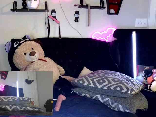 Iveyandjames webcam