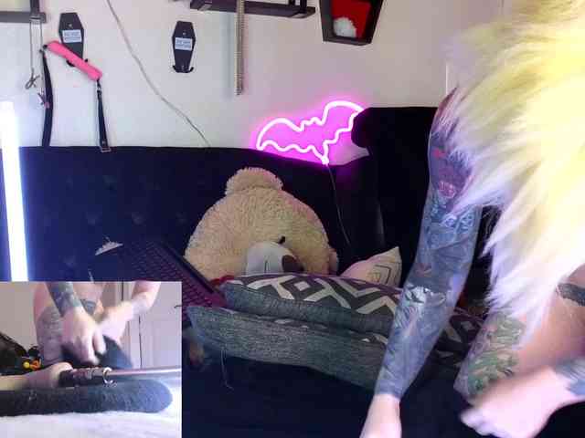 Iveyandjames webcam