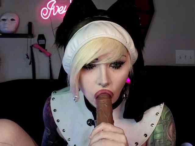 Iveyandjames webcam