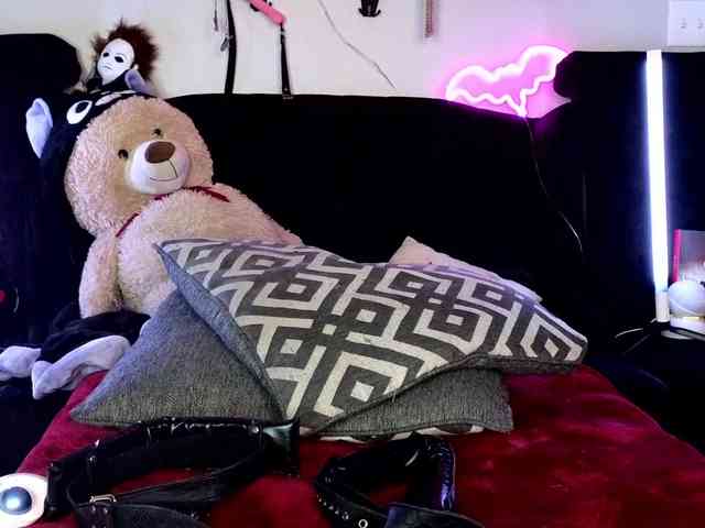 Iveyandjames webcam