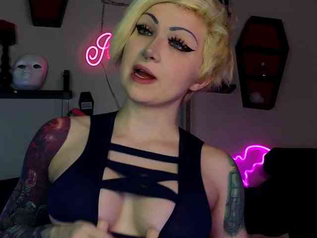 Iveyandjames webcam