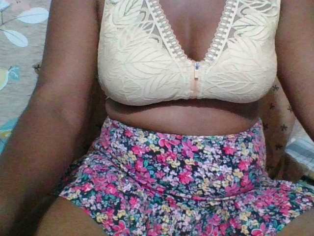 Imannoellah webcam bongacams model stream image