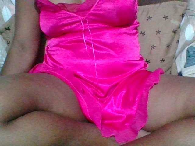 Riah15 vous attend pour discuter, flirter et plus sur bongacams