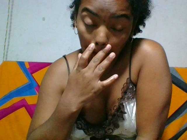 Imannoellah webcam bongacams model stream image